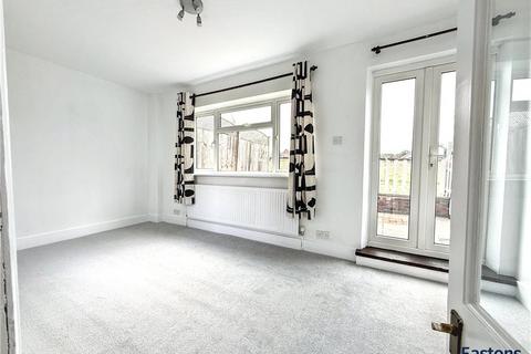 2 bedroom semi-detached house to rent, Beech Road, Surrey KT17