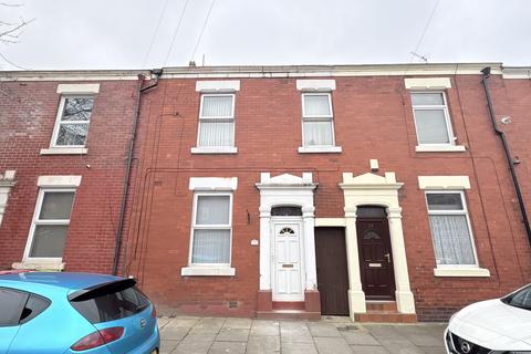3 bedroom terraced house to rent, Broughton Street, Preston PR1
