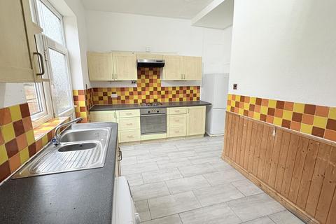 3 bedroom terraced house to rent, Broughton Street, Preston PR1