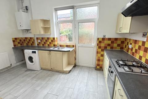3 bedroom terraced house to rent, Broughton Street, Preston PR1