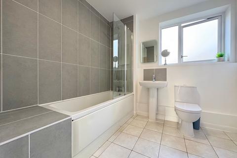 2 bedroom flat for sale, Coxwell Boulevard, London, NW9