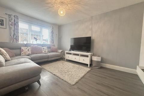 3 bedroom semi-detached house for sale, Skiddaw Close, White Court, Great Notley, CM77
