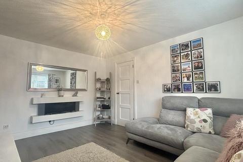 3 bedroom semi-detached house for sale, Skiddaw Close, White Court, Great Notley, CM77