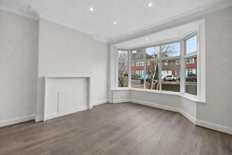 3 bedroom house to rent, Chiltern Gardens, London NW2