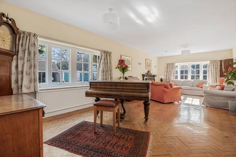 undefined, Henley-On-Thames RG9