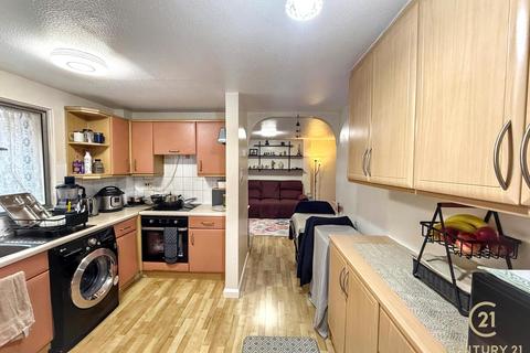 2 bedroom flat for sale, Cranston Close, HOUNSLOW TW3