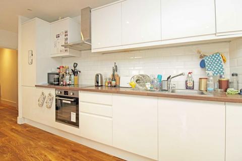 1 bedroom flat to rent, High Street, London W3