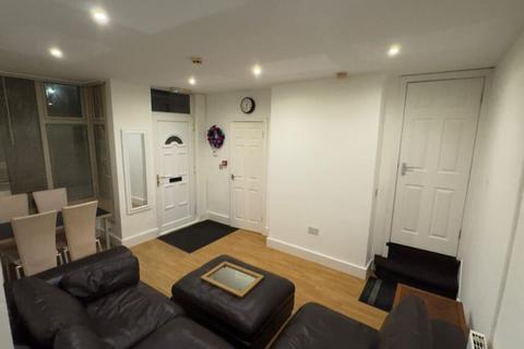 1 bedroom end of terrace house to rent, Woodside Place, Burley, Leeds, LS4 2QU