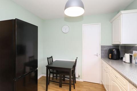 2 bedroom flat for sale, Grassdale View, Sheffield S12