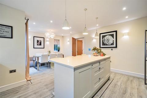 4 bedroom semi-detached house for sale, Ranmore Common