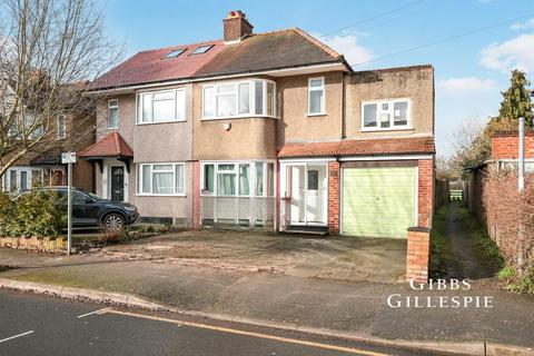 3 bedroom house to rent, Burnham Avenue, Ickenham, Uxbridge, UB10