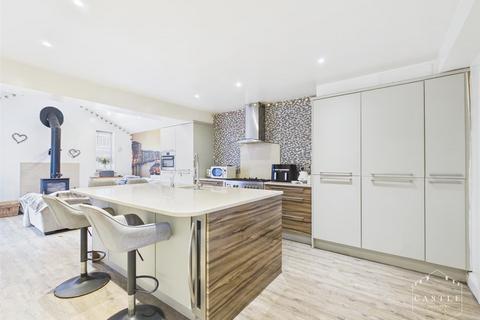4 bedroom detached house for sale, Applebees Walk, Hinckley