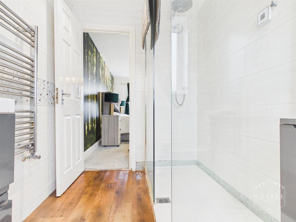 Ensuite shower room