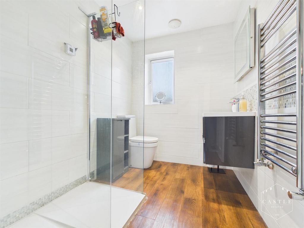 Ensuite shower room