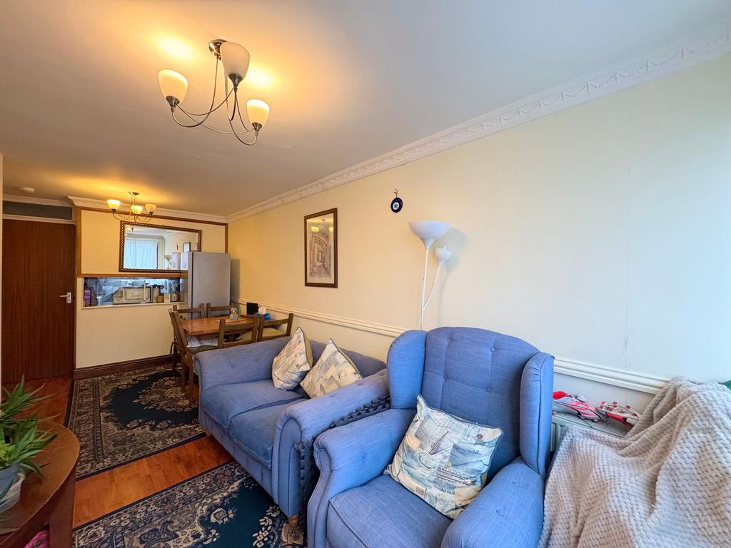 Lounge/dining area