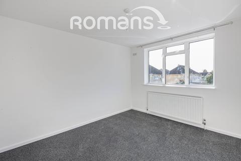 3 bedroom semi-detached house to rent, Clare Gardens, Bath, BA2