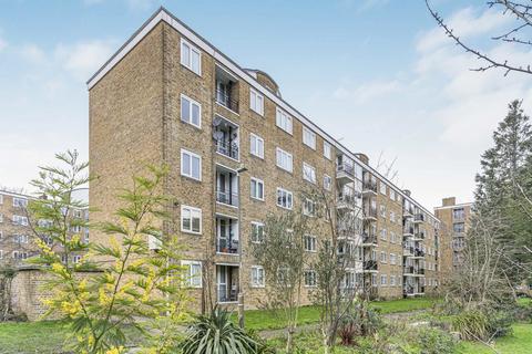 2 bedroom apartment for sale, Hayward Gardens, London, SW15