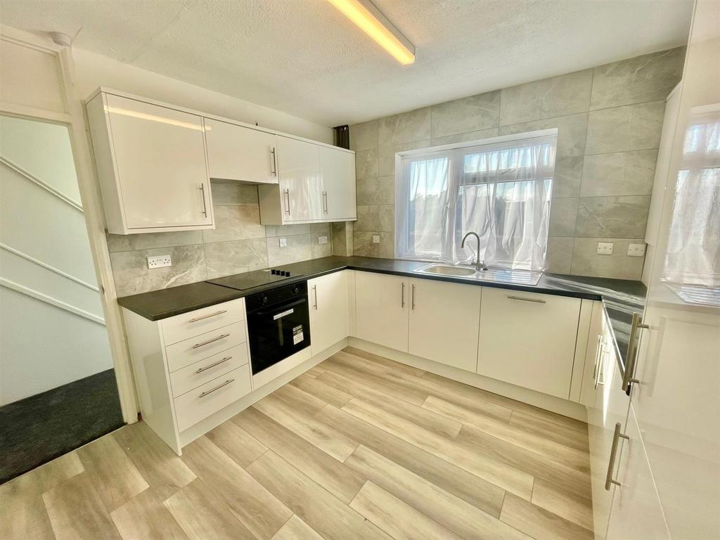 Dellsome Lane 49 Kitchen v2.jpg