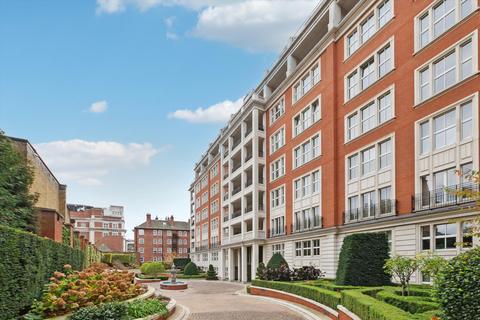 4 bedroom flat to rent, Palace Green, Kensington, London, W8