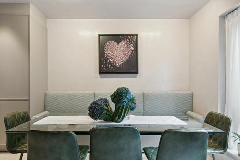 4 bedroom flat to rent, Palace Green, Kensington, London, W8