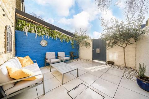 2 bedroom flat for sale, Loughborough Road, London SW9