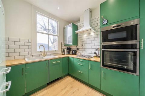 2 bedroom flat for sale, Loughborough Road, London SW9