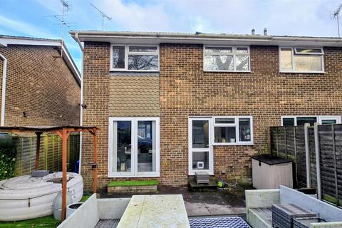 3 bedroom semi-detached house for sale, Tavistock Road, Fleet GU51