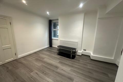 3 bedroom apartment to rent, Chicksand Street, Shoreditch, London E1
