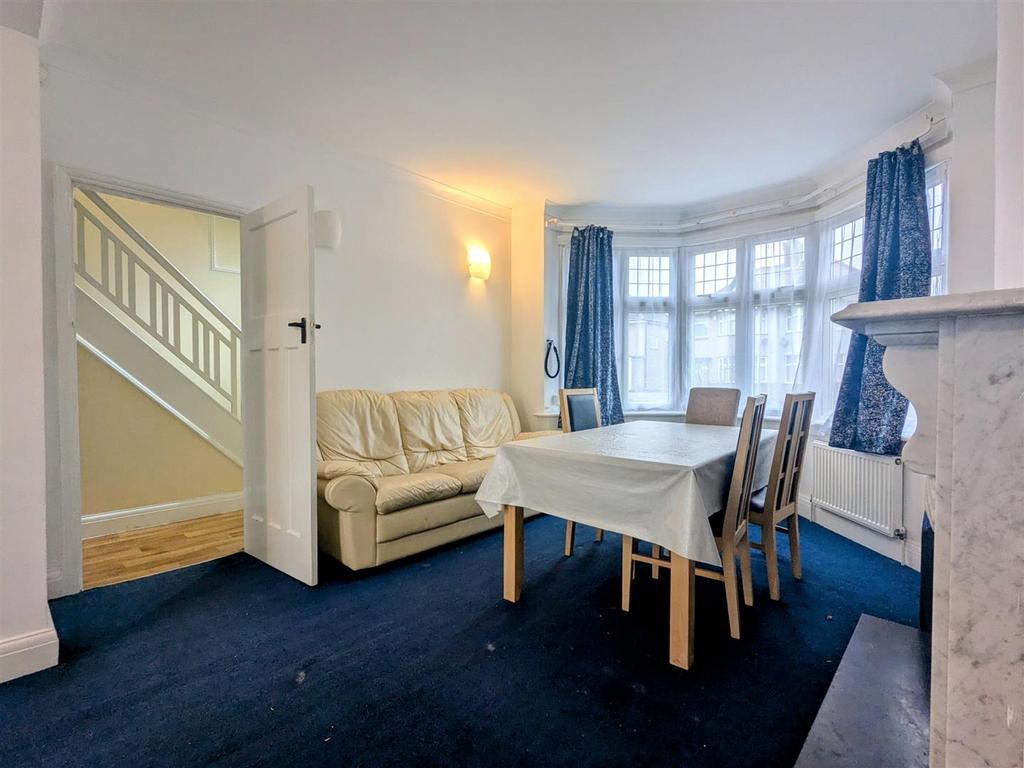 Davidson Frost-Wellings, DFW, St Bride's Avenue, E
