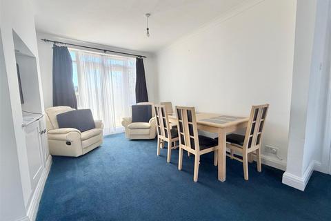3 bedroom semi-detached house to rent, St. Brides Avenue, Edgware HA8