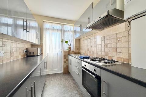 3 bedroom semi-detached house to rent, St. Brides Avenue, Edgware HA8