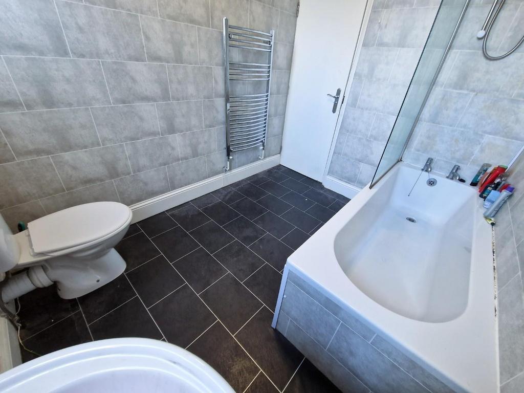 Bathroom bent.jpg