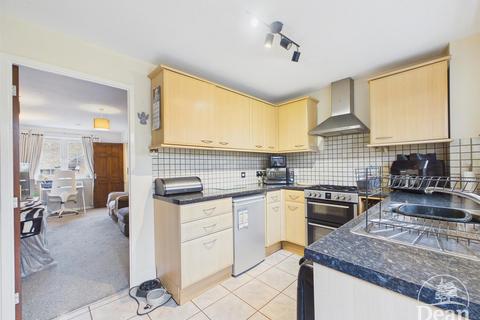2 bedroom end of terrace house for sale, Pine Crest Way, Lydney GL15