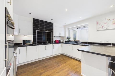 4 bedroom terraced house for sale, Westleigh Avenue, Coulsdon CR5