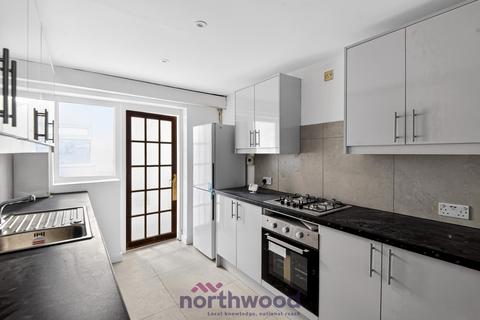 3 bedroom end of terrace house to rent, Reeve Road, Holyport, SL6