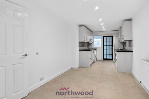 3 bedroom end of terrace house to rent, Reeve Road, Holyport, SL6