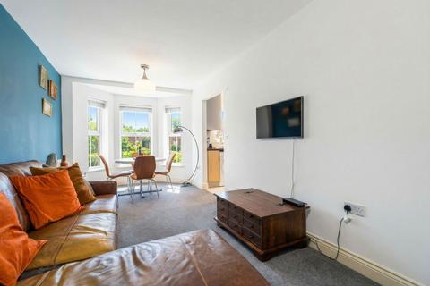 2 bedroom flat for sale, Snitterfield Drive, Shirley