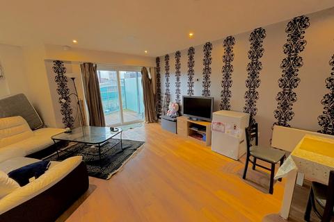 2 bedroom flat for sale, Aerodrome Road, London NW9