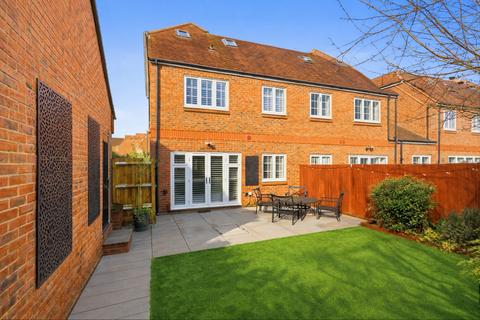 4 bedroom semi-detached house for sale, Mortimer Crescent, St. Albans AL3