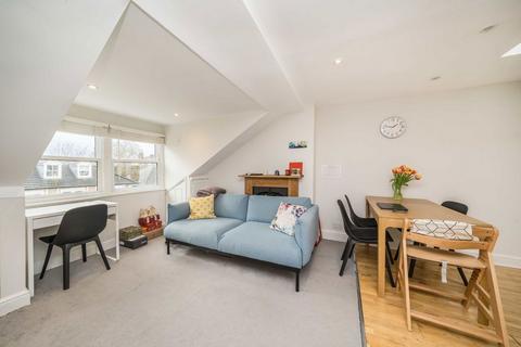 2 bedroom flat for sale, Cardigan Road, Richmond TW10