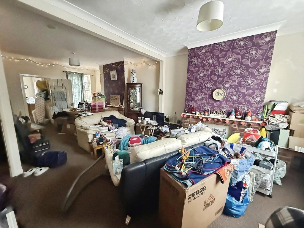 Living/Dining Area