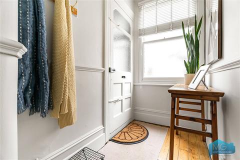 3 bedroom apartment for sale, Hurst Road, London, N21