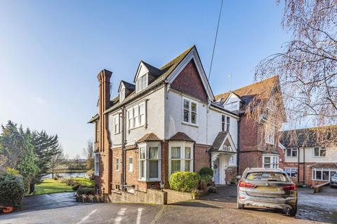 The Warrenside, Reading