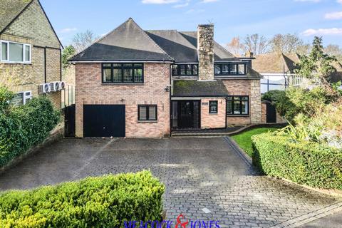 5 bedroom detached house for sale, Mount Avenue, Hutton Mount, Brentwood