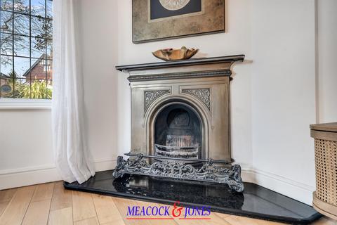 5 bedroom detached house for sale, Mount Avenue, Hutton Mount, Brentwood