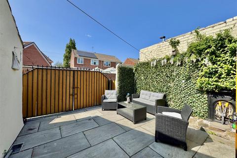 2 bedroom end of terrace house for sale, Blacker Road, Staincross