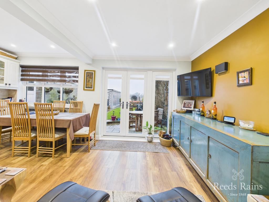 Sitting/ Dining Room