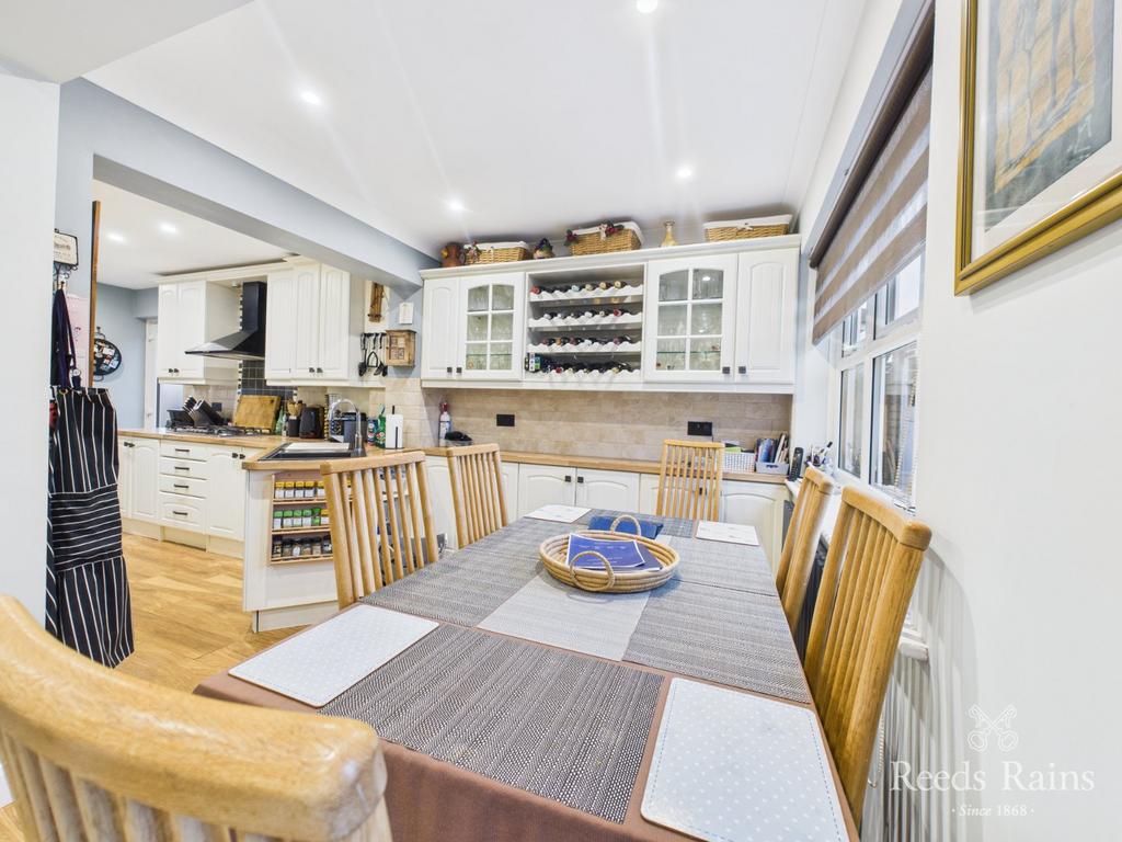 Sitting/ Dining Room