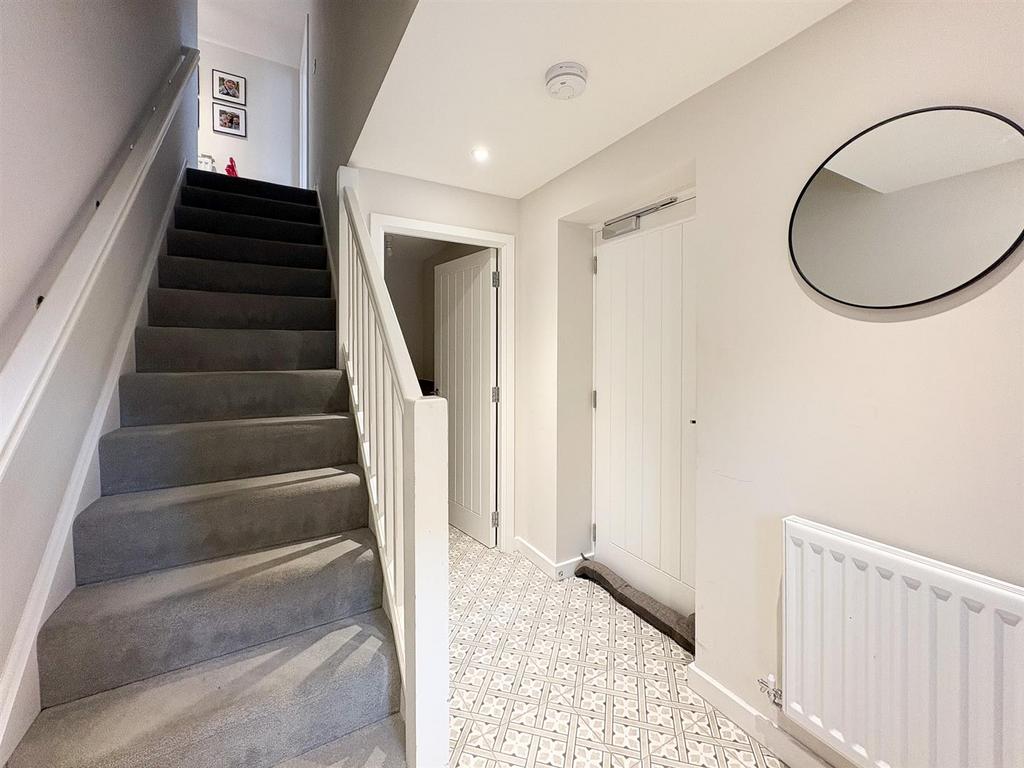 Hallway-1.jpg
