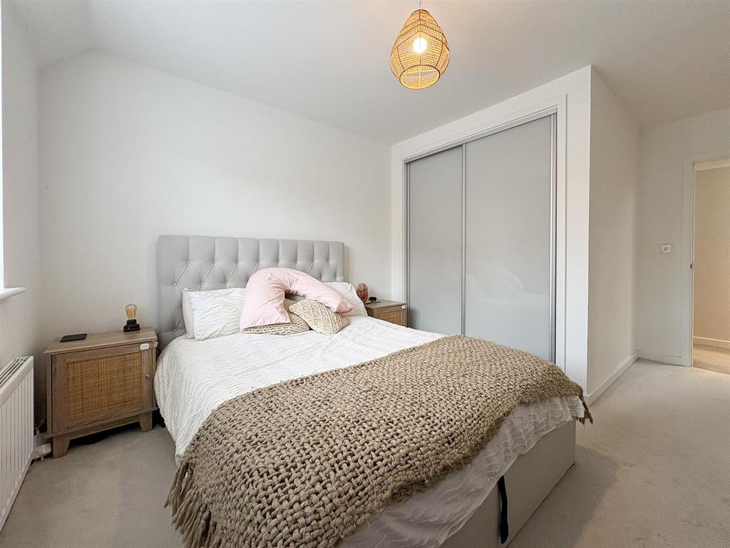 Bedroom1-4.jpg